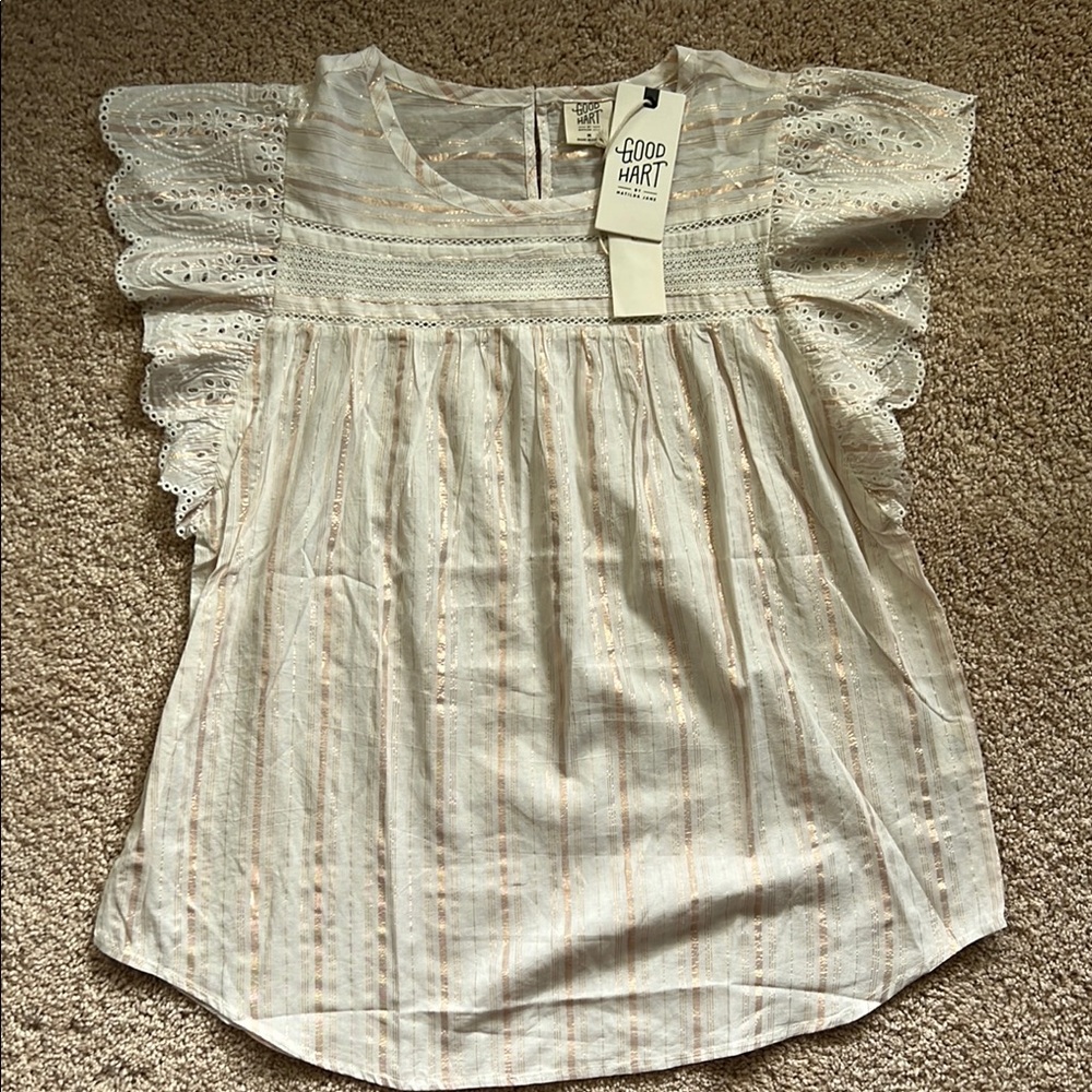 Good Hart White Lace Sleeve Top medium